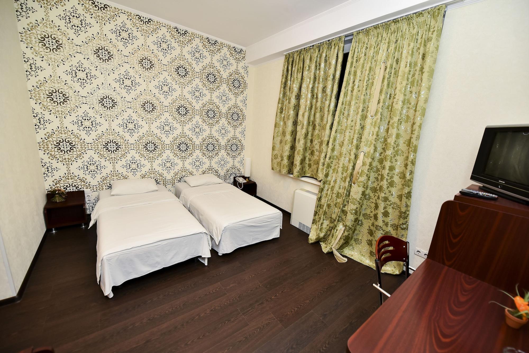 Mesogios Hotel Chisinau Bagian luar foto