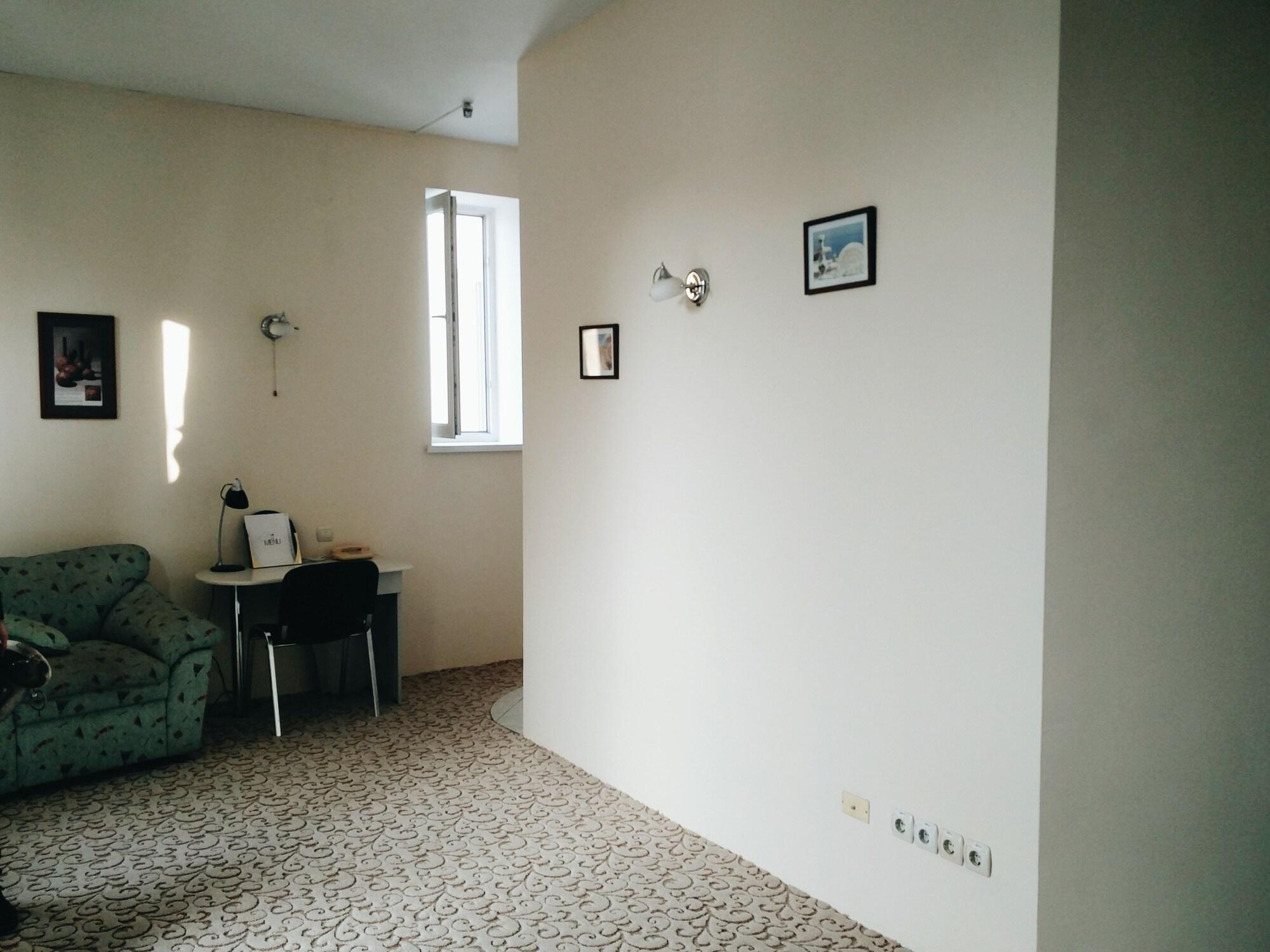 Mesogios Hotel Chisinau Bagian luar foto