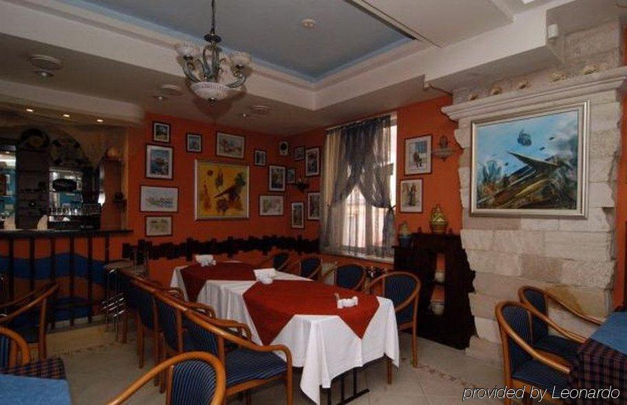 Mesogios Hotel Chisinau Restoran foto