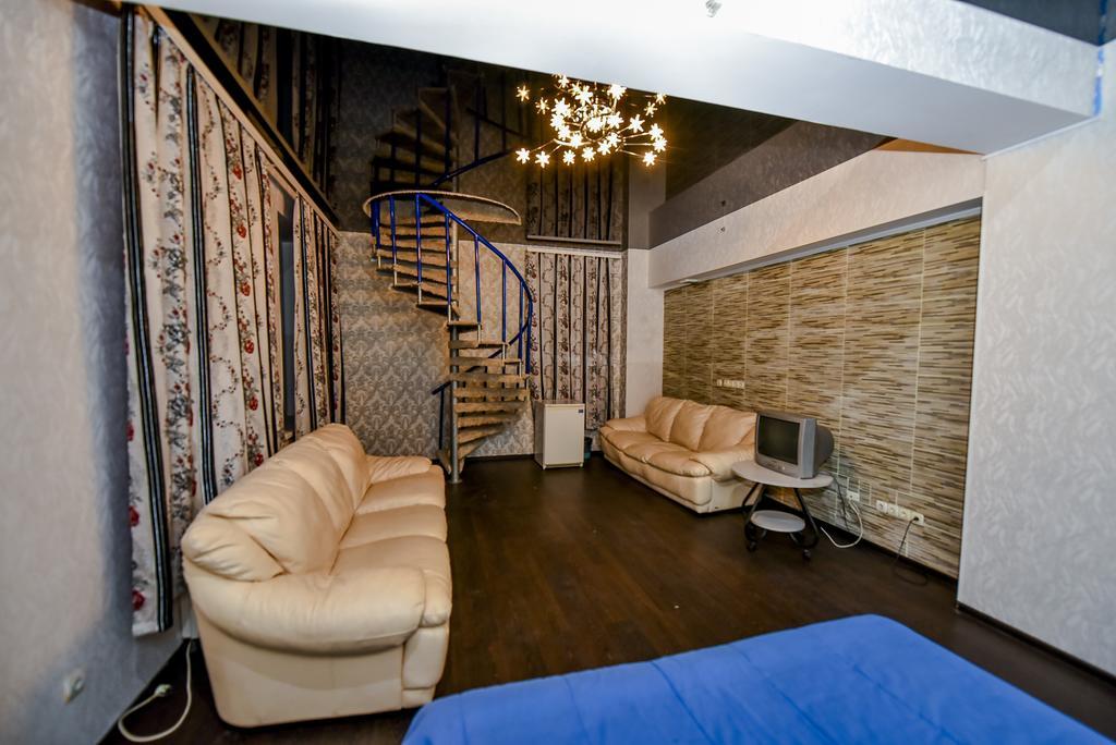 Mesogios Hotel Chisinau Bagian luar foto