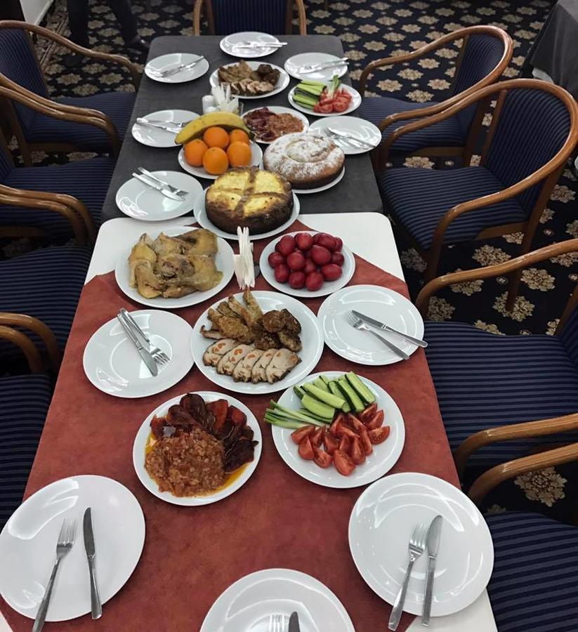Mesogios Hotel Chisinau Bagian luar foto