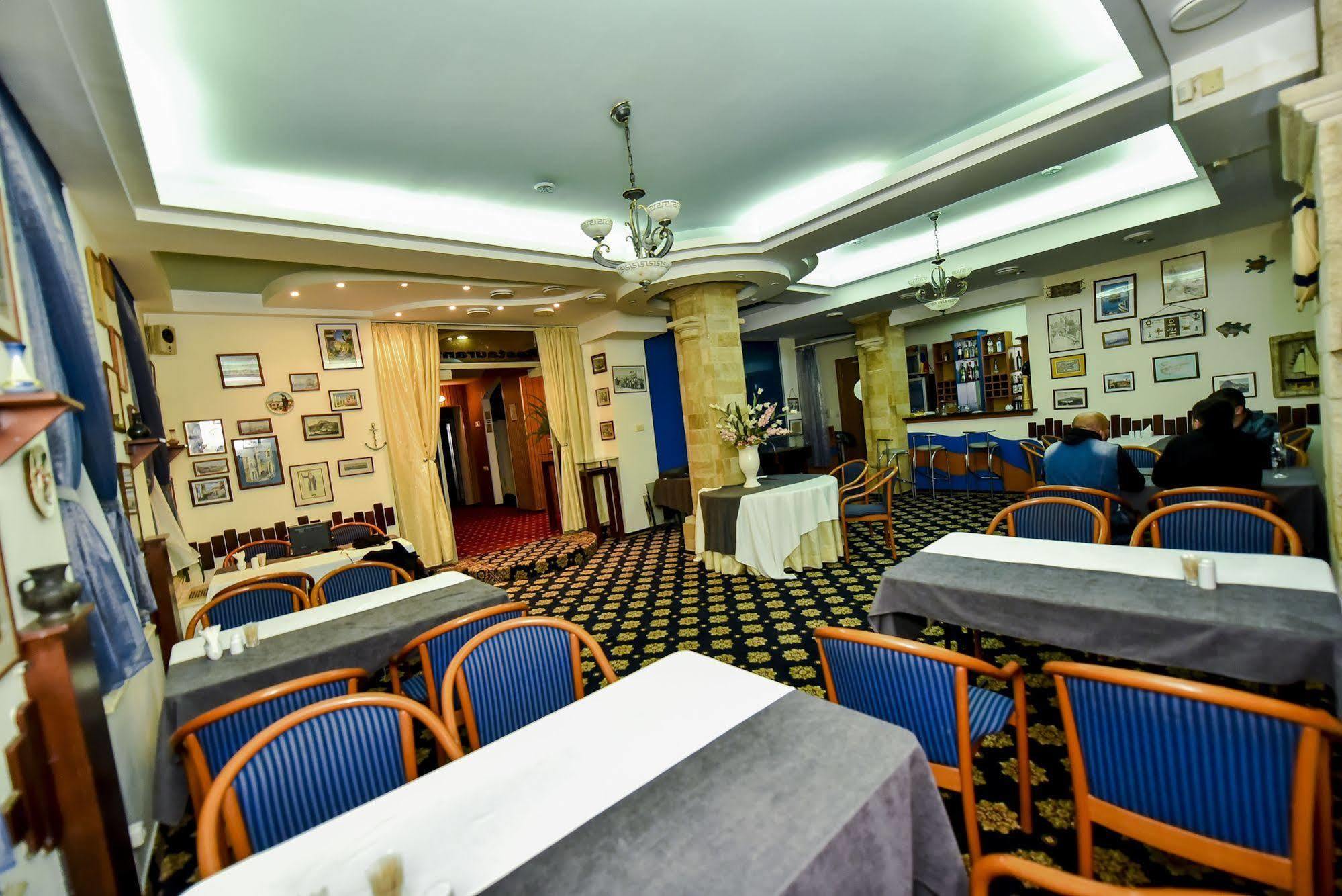 Mesogios Hotel Chisinau Bagian luar foto